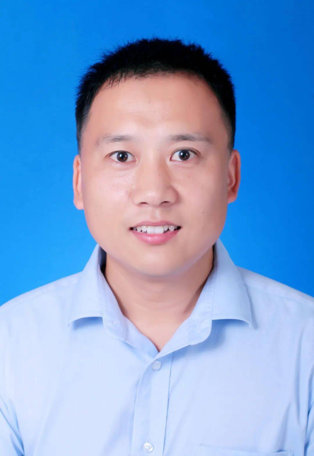 孟津雙語學(xué)校現(xiàn)任校長——引領(lǐng)教育創(chuàng)新的領(lǐng)航者