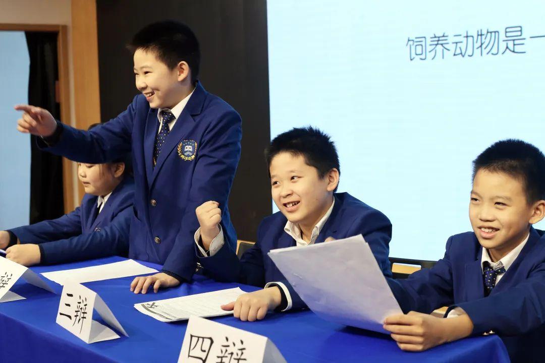 雙語(yǔ)教學(xué)如何培養(yǎng)學(xué)生的演講與辯論能力