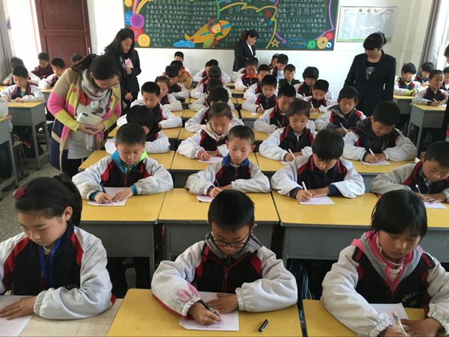 提高雙語學(xué)生跨文化適應(yīng)能力，策略與實踐探索