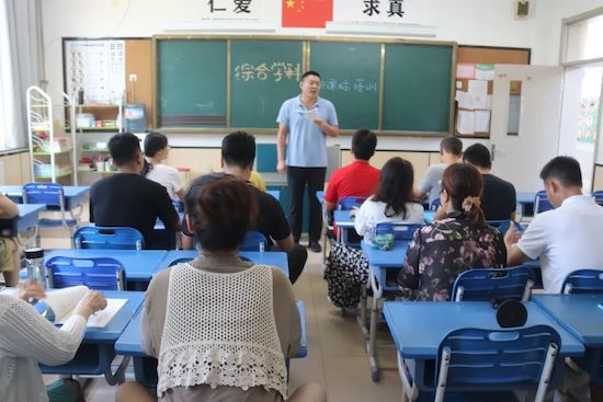 雙語學(xué)校優(yōu)化教師教學(xué)評估策略探討