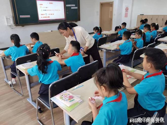 雙語教學(xué)理論在課堂實(shí)踐中的實(shí)際應(yīng)用探索