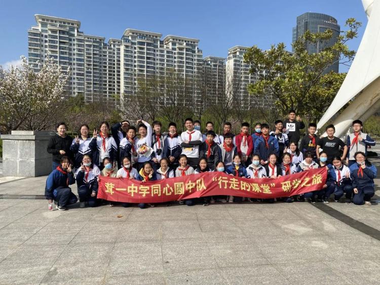 雙語教學(xué)，提高學(xué)生綜合素養(yǎng)的有效途徑