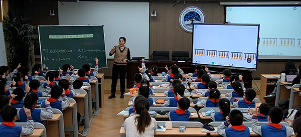 雙語課堂助力深度學(xué)習(xí)之探索