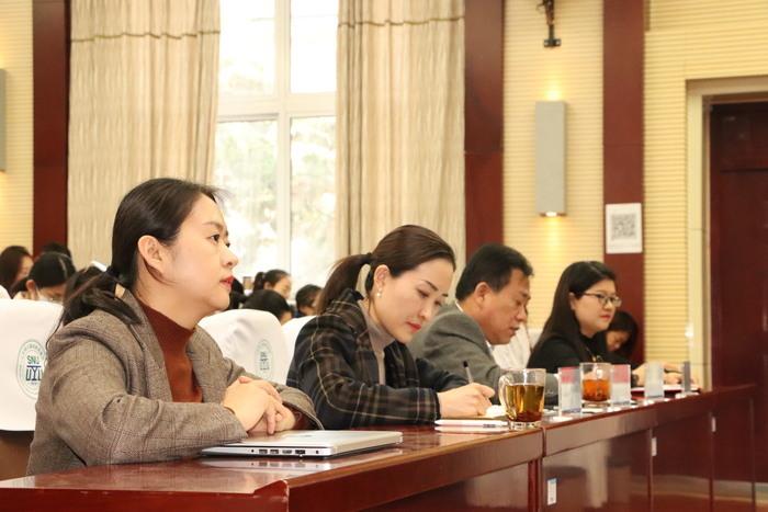 如何優(yōu)化雙語課堂的課堂管理策略
