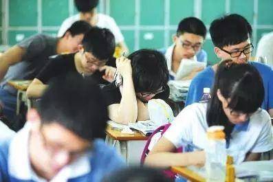課堂討論，提升雙語學(xué)習(xí)效果的有效策略