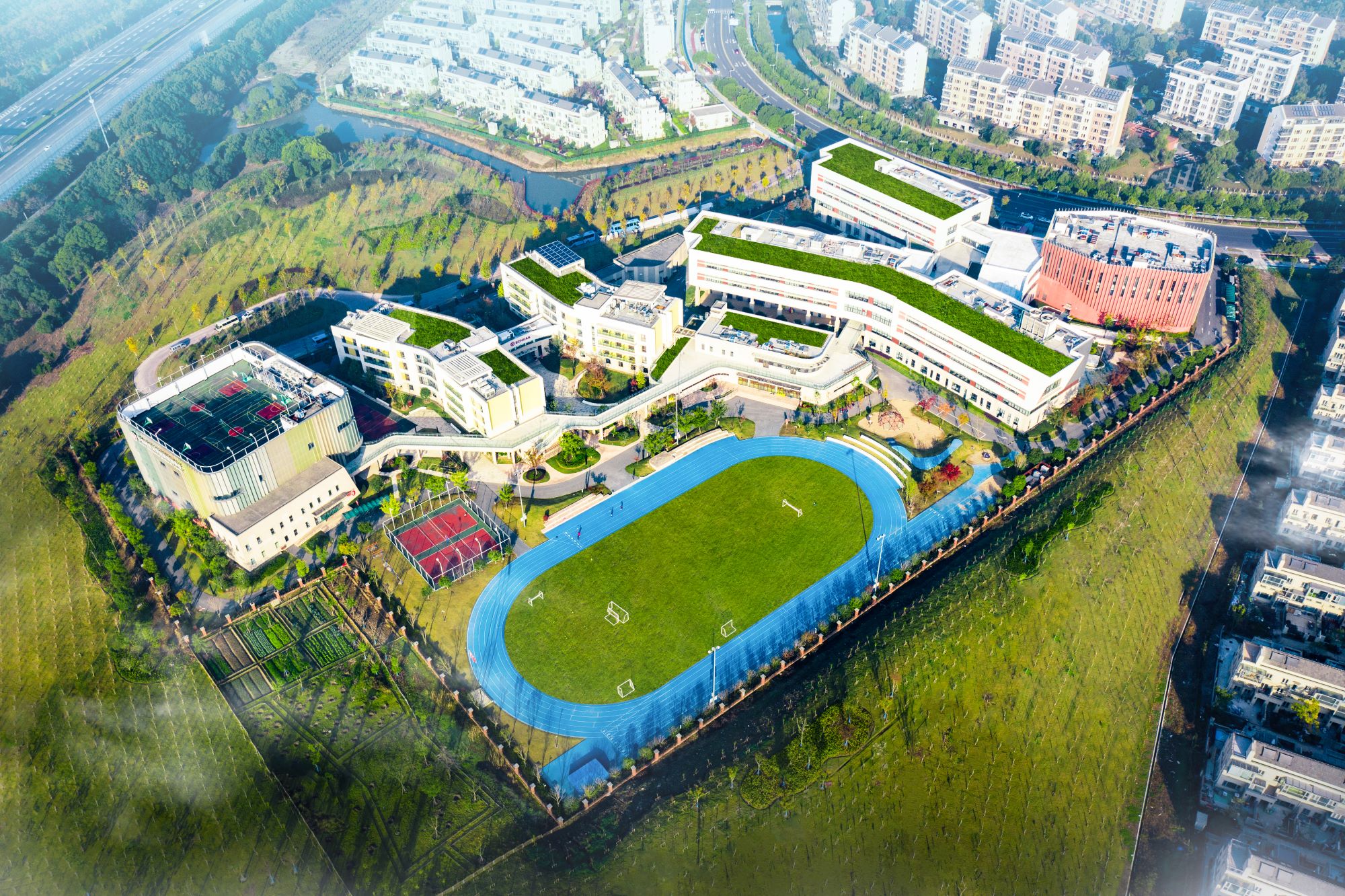 雙語實驗學校如何構(gòu)建全方位學習環(huán)境