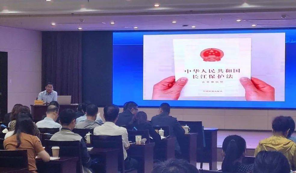 如何在雙語課堂中應(yīng)用混合式學(xué)習(xí)