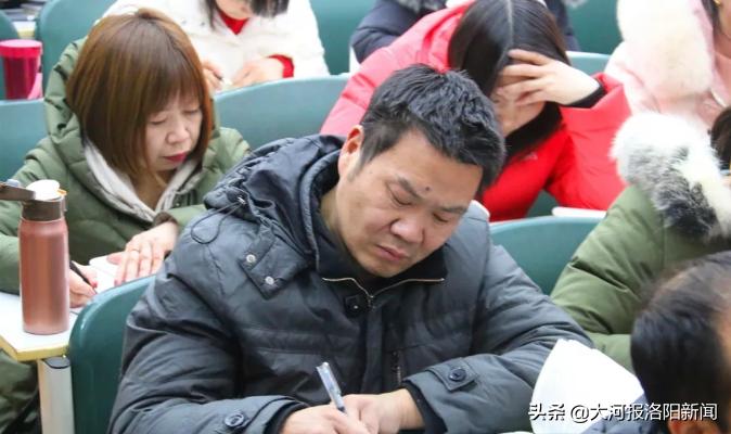 教師培訓(xùn)助力提升雙語教學(xué)質(zhì)量之道