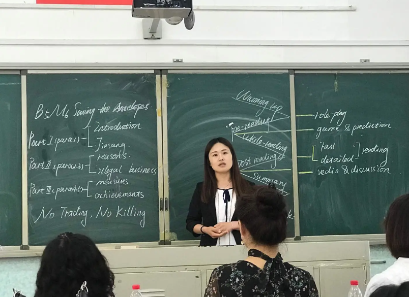 雙語教師如何使用翻轉(zhuǎn)課堂提升教學(xué)效果