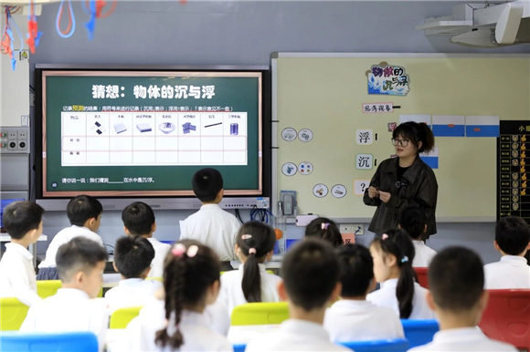 如何通過互動(dòng)式教學(xué)增強(qiáng)雙語課堂的參與度