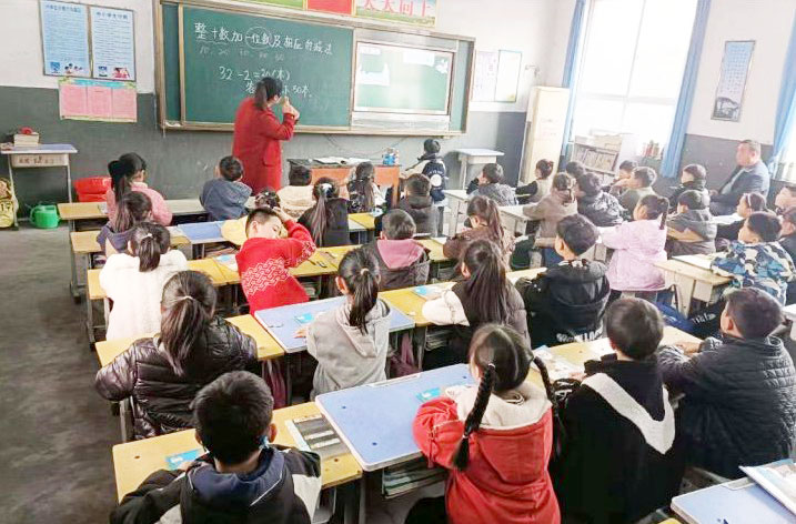 如何通過跨文化培訓提升雙語教師的課堂管理能力