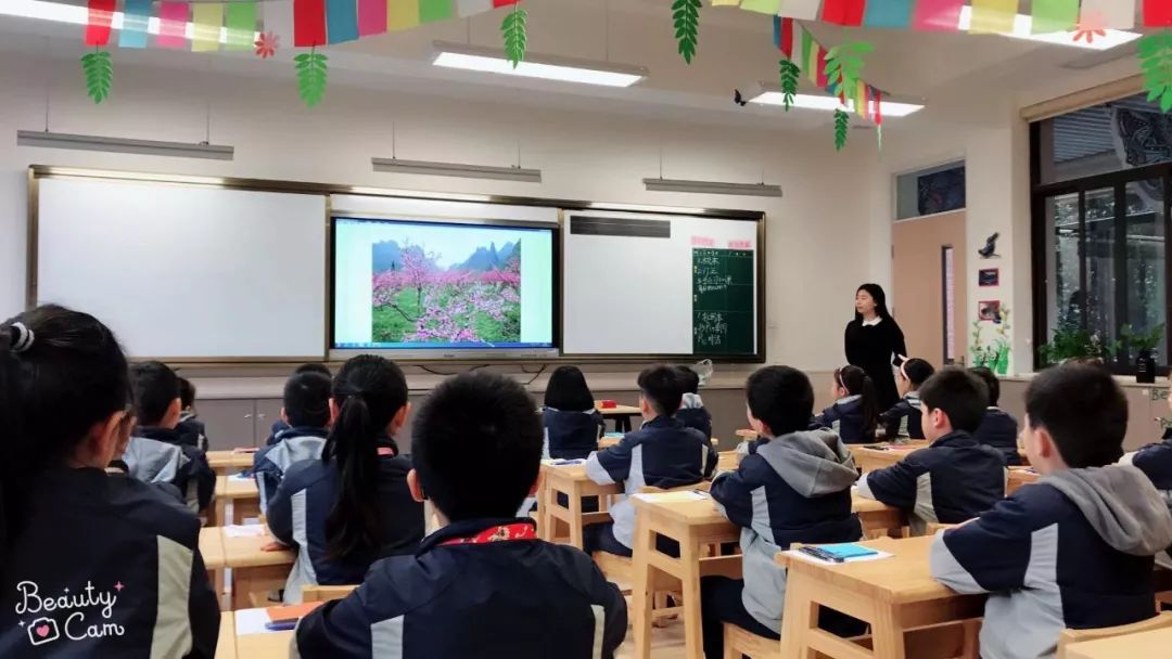 教師如何擔(dān)任雙語學(xué)校中的教學(xué)領(lǐng)導(dǎo)角色
