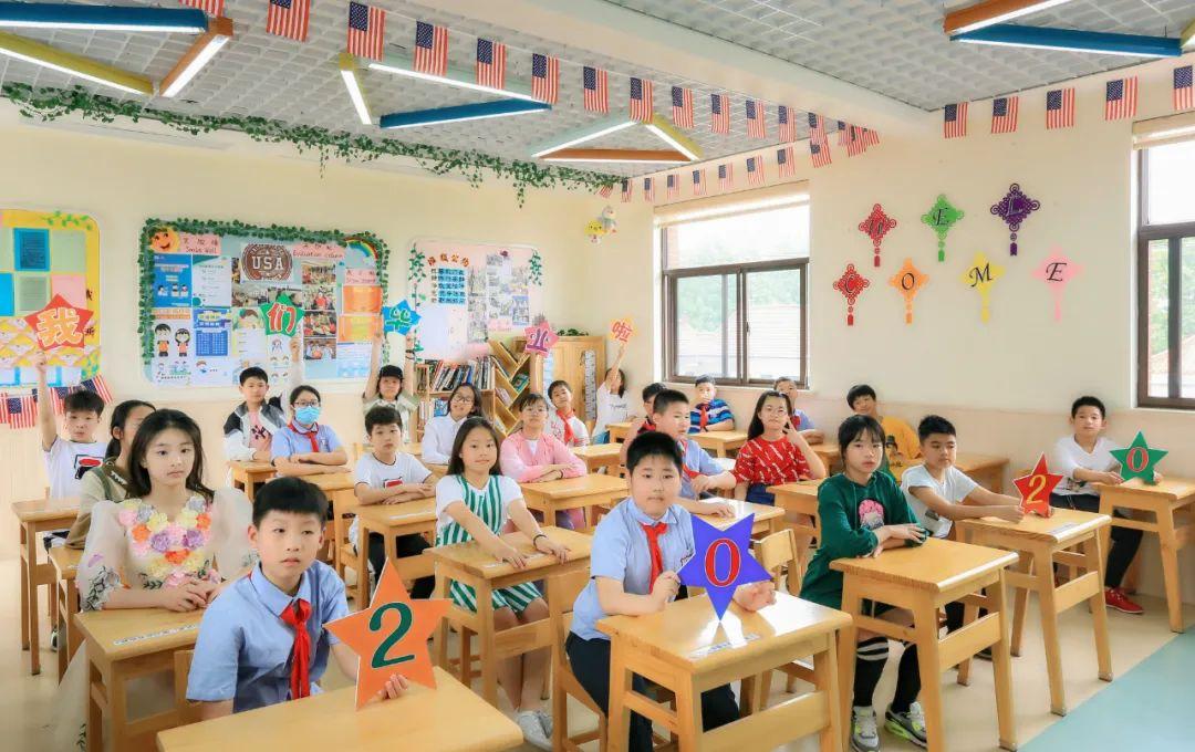 雙語教師如何通過跨學(xué)科合作提升教學(xué)質(zhì)量