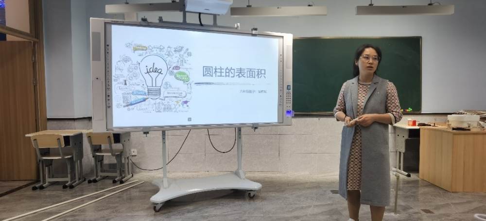構(gòu)建教師專業(yè)成長(zhǎng)平臺(tái)，推動(dòng)教育發(fā)展的核心動(dòng)力
