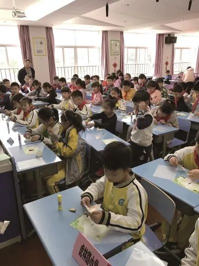 校園特色課程資源共享平臺，打破界限，共創(chuàng)教育新紀(jì)元