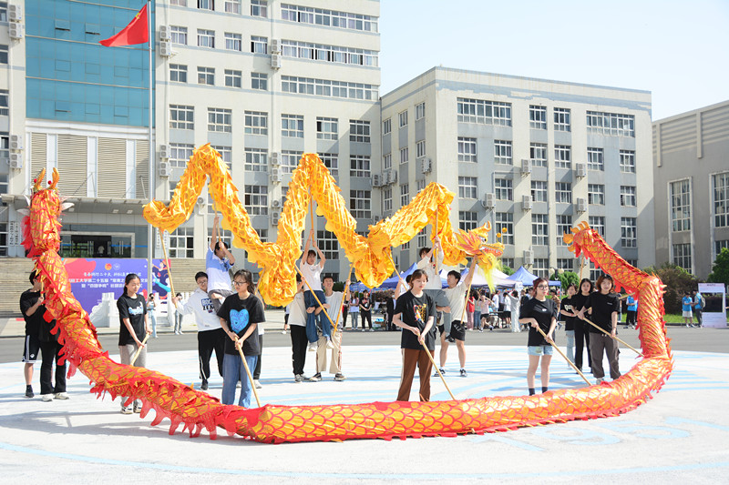 創(chuàng)新實(shí)踐，營(yíng)造積極的校園文化氛圍