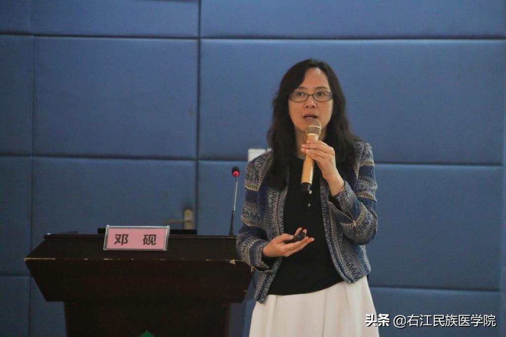 學生生涯規(guī)劃指導與教師職業(yè)規(guī)劃指導，構(gòu)建共同成長的藍圖
