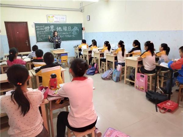 校園節(jié)能減排與教師節(jié)能減排意識(shí)培養(yǎng)的重要性及實(shí)踐路徑探究