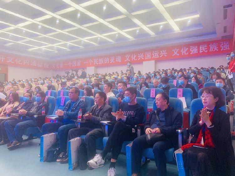 校園文化氛圍與教師文化素養(yǎng)提升策略