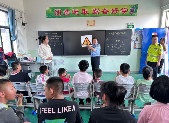校園交通安全與教師安全教育責(zé)任，宣傳教育的雙重?fù)?dān)當(dāng)