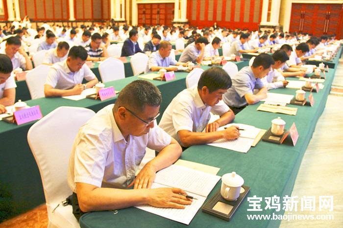 學(xué)生創(chuàng)新能力培養(yǎng)與學(xué)校創(chuàng)新能力培養(yǎng)激勵(lì)機(jī)制創(chuàng)新研究