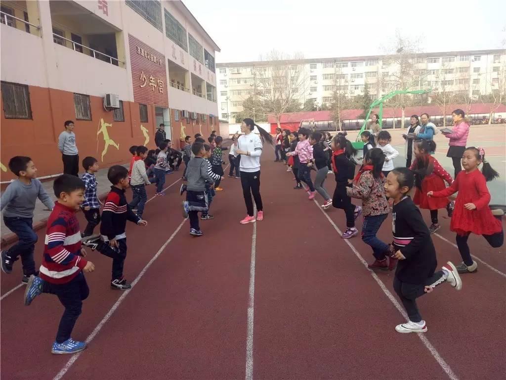校園體育活動(dòng)與教師體育活動(dòng)組織能力培養(yǎng)的重要性