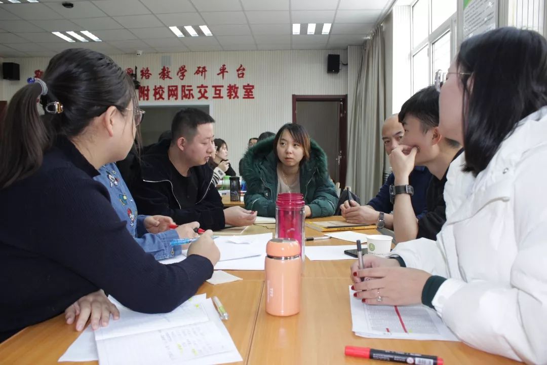 研討互動(dòng)，激發(fā)教師教學(xué)創(chuàng)新的火花