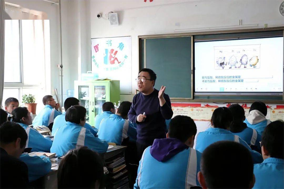研討互動(dòng)，激發(fā)教師教學(xué)創(chuàng)新的火花