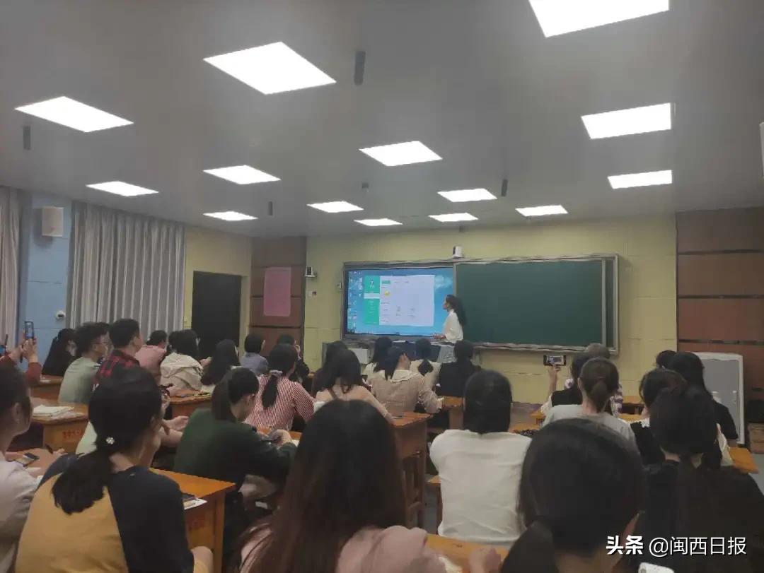 教師培訓(xùn)的新模式，線上線下融合
