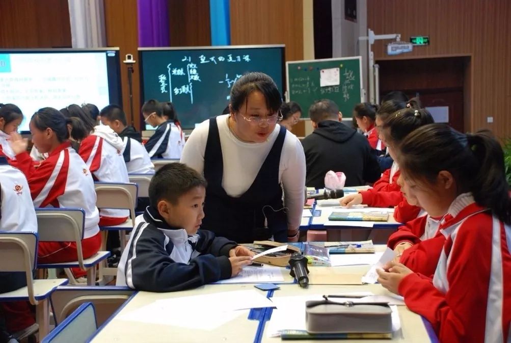 雙語教師如何通過合作制定有效的教學策略