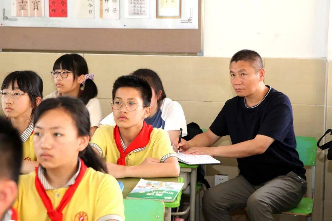 如何在教師團(tuán)隊中創(chuàng)建互信與尊重的氛圍