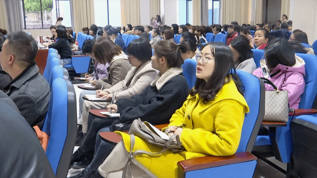 團(tuán)隊協(xié)作與教師成長，共鑄教育輝煌的雙重力量