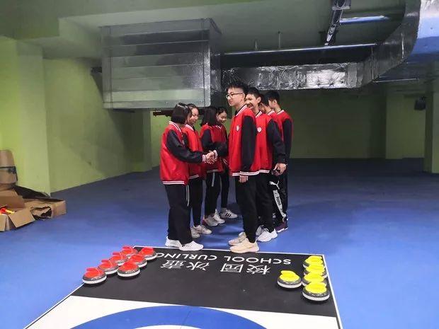 教師領(lǐng)導(dǎo)力如何促進(jìn)雙語教育質(zhì)量的可持續(xù)發(fā)展