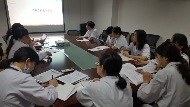 教師團(tuán)隊(duì)如何利用集體智慧提升教育質(zhì)量
