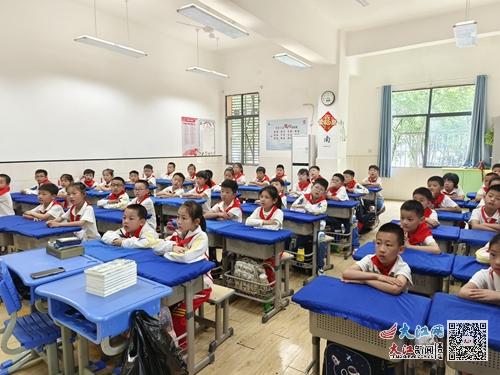 團隊合作助力雙語學(xué)校文化多樣性教育的提升策略