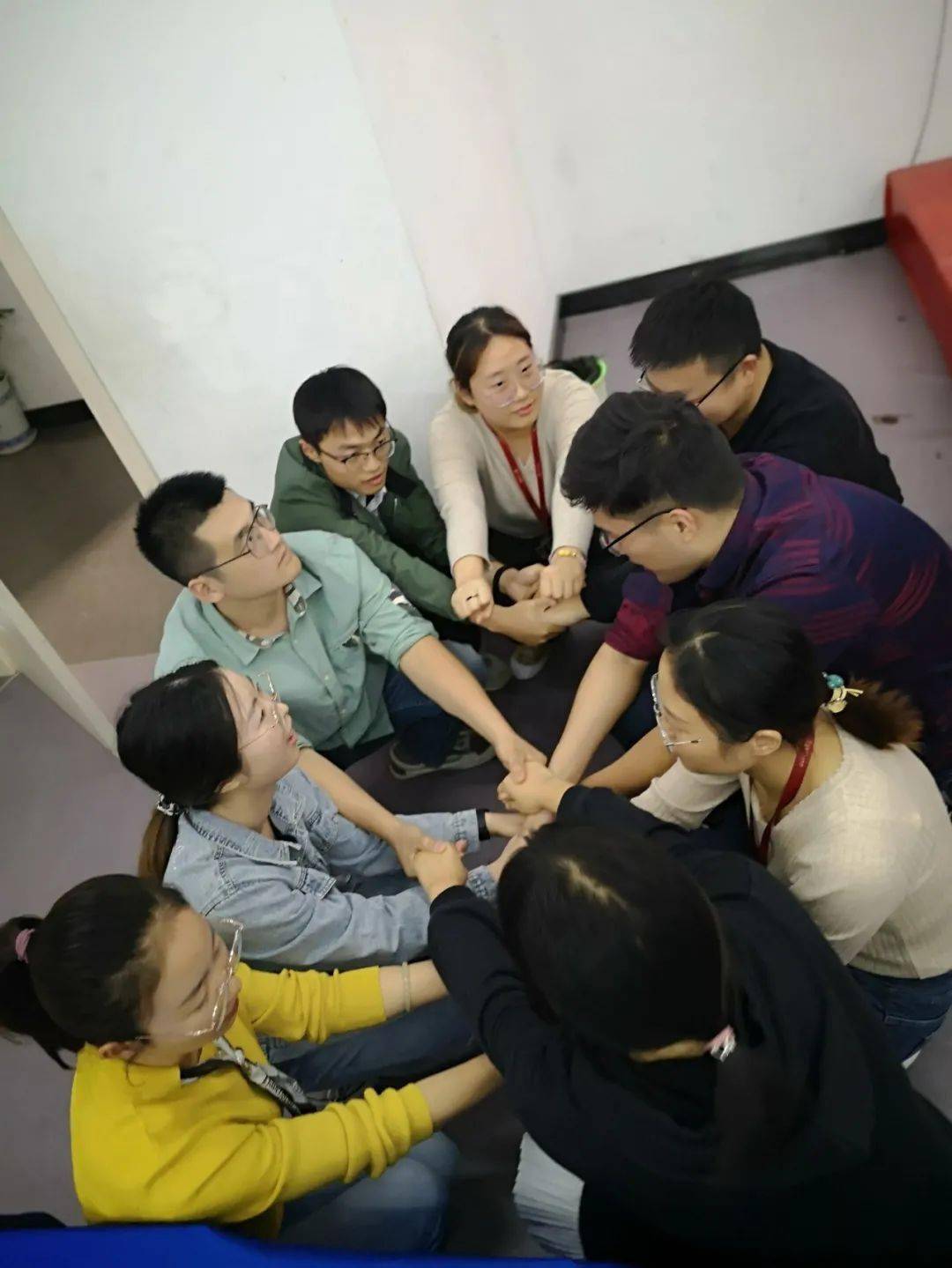 如何通過溝通加強教師團隊的領(lǐng)導(dǎo)力與合作效果