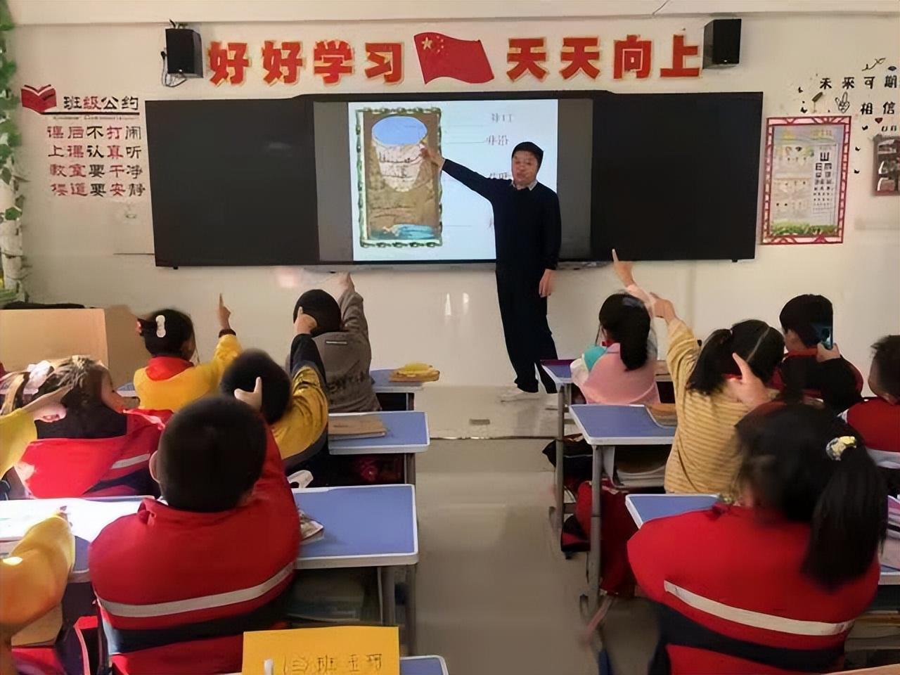 教師團隊協(xié)作中的管理與領(lǐng)導(dǎo)，構(gòu)建高效教育團隊的關(guān)鍵要素