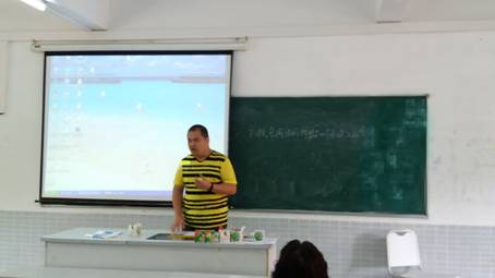 教師如何在團(tuán)隊中利用自身專長推動教學(xué)改革