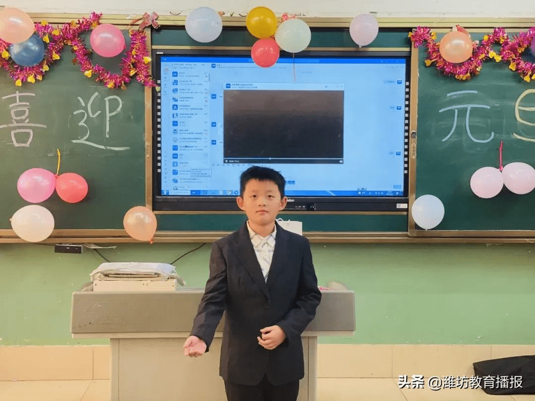 雙語(yǔ)教師在團(tuán)隊(duì)中通過(guò)角色互換提升領(lǐng)導(dǎo)力