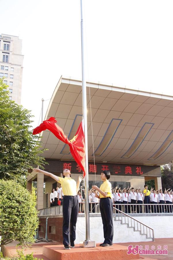 雙語教師如何通過團(tuán)隊(duì)激勵機(jī)制推動課堂創(chuàng)新