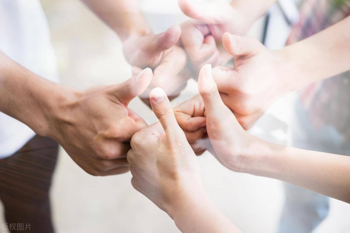 教師如何運用認(rèn)同與獎勵激勵團(tuán)隊成員持續(xù)成長進(jìn)步的策略