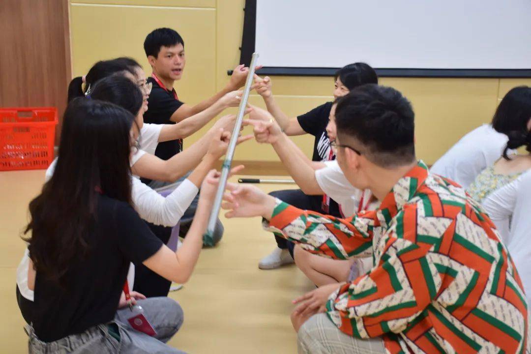 教師團(tuán)隊(duì)協(xié)作面臨挑戰(zhàn)，解決方案揭秘