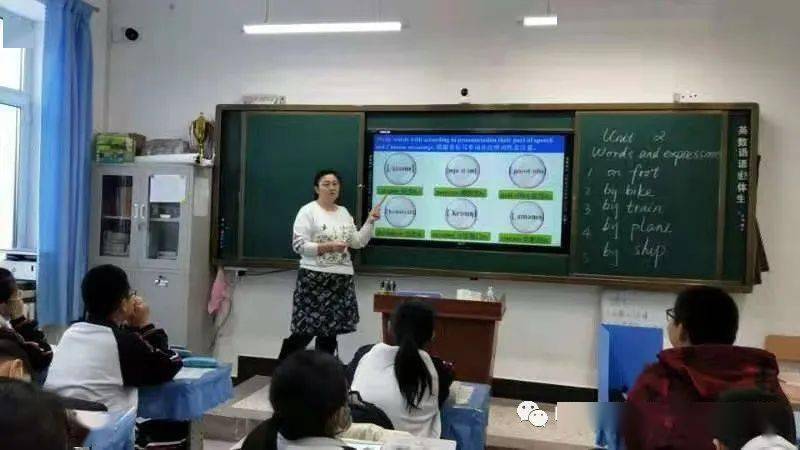 教師團(tuán)隊(duì)互評(píng)與反饋，協(xié)作與成長(zhǎng)的催化劑