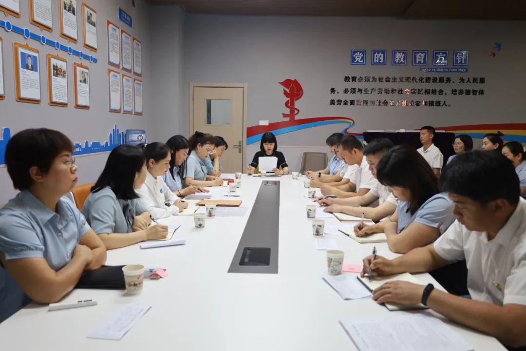 教師團(tuán)隊(duì)合作中的責(zé)任分擔(dān)與執(zhí)行力提升之道
