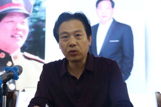 孟津區(qū)雙語學(xué)校校長領(lǐng)導(dǎo)理念及教育實(shí)踐探索