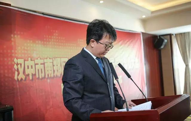 孟津雙語學校張朝輝老師，教育的璀璨明星