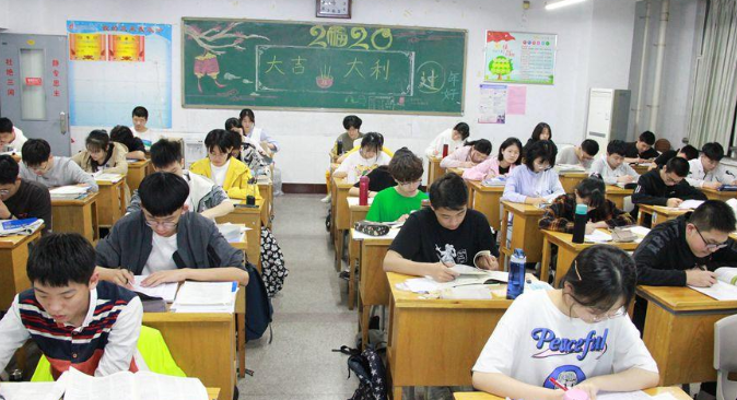 孟津雙語學(xué)校晚自習(xí)時(shí)間，探索與體驗(yàn)之旅