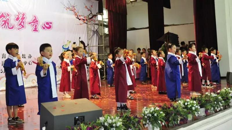 洛陽市孟津區(qū)雙語學(xué)校，培育未來之星搖籃