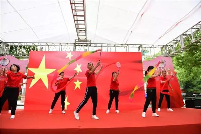 學(xué)苑社區(qū)幸福17公益市集啟動(dòng)儀式，孟津雅樂團(tuán)受邀獻(xiàn)藝
