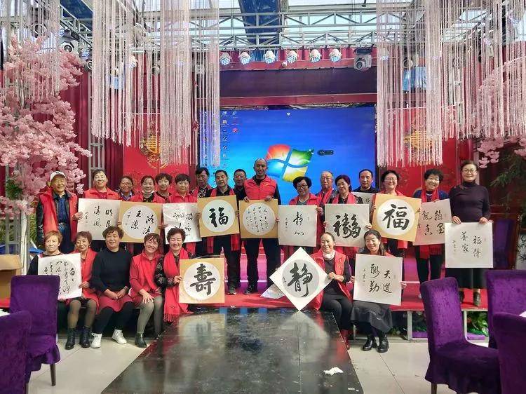 孟津雅樂團受邀參加學苑社區(qū)幸福17公益市集啟動儀式